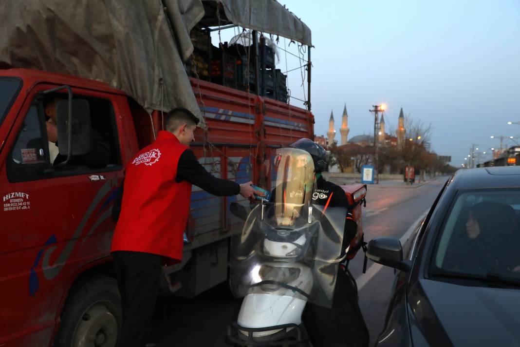 Karatay’ın gençleri iftara 5 kala yollara iniyor 2